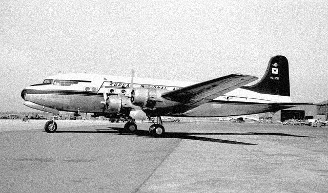 korean_national_airlines_dc4