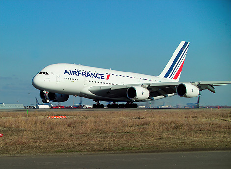 크기만큼이나 효율성을 강조한 A380 여객기 