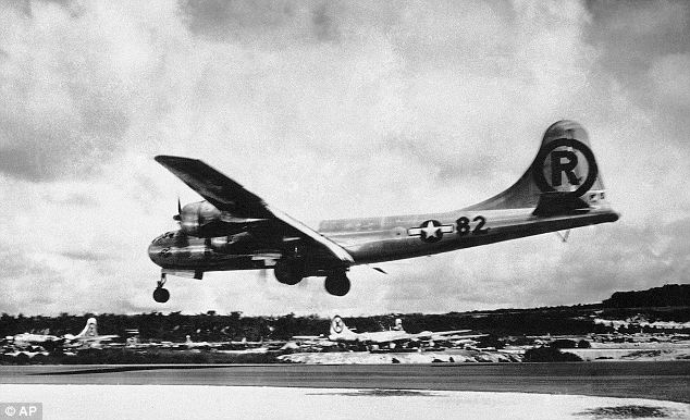 B-29 Superfortress(Enola Gay)